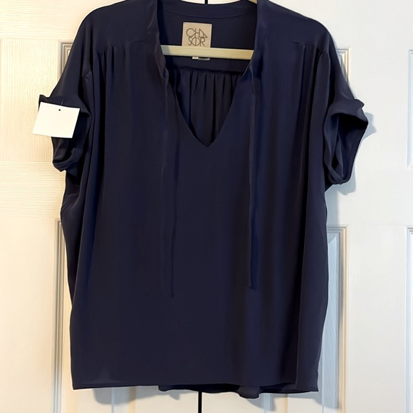 Chaser Woman’s silk feel top NWOT - Picture 1 of 4